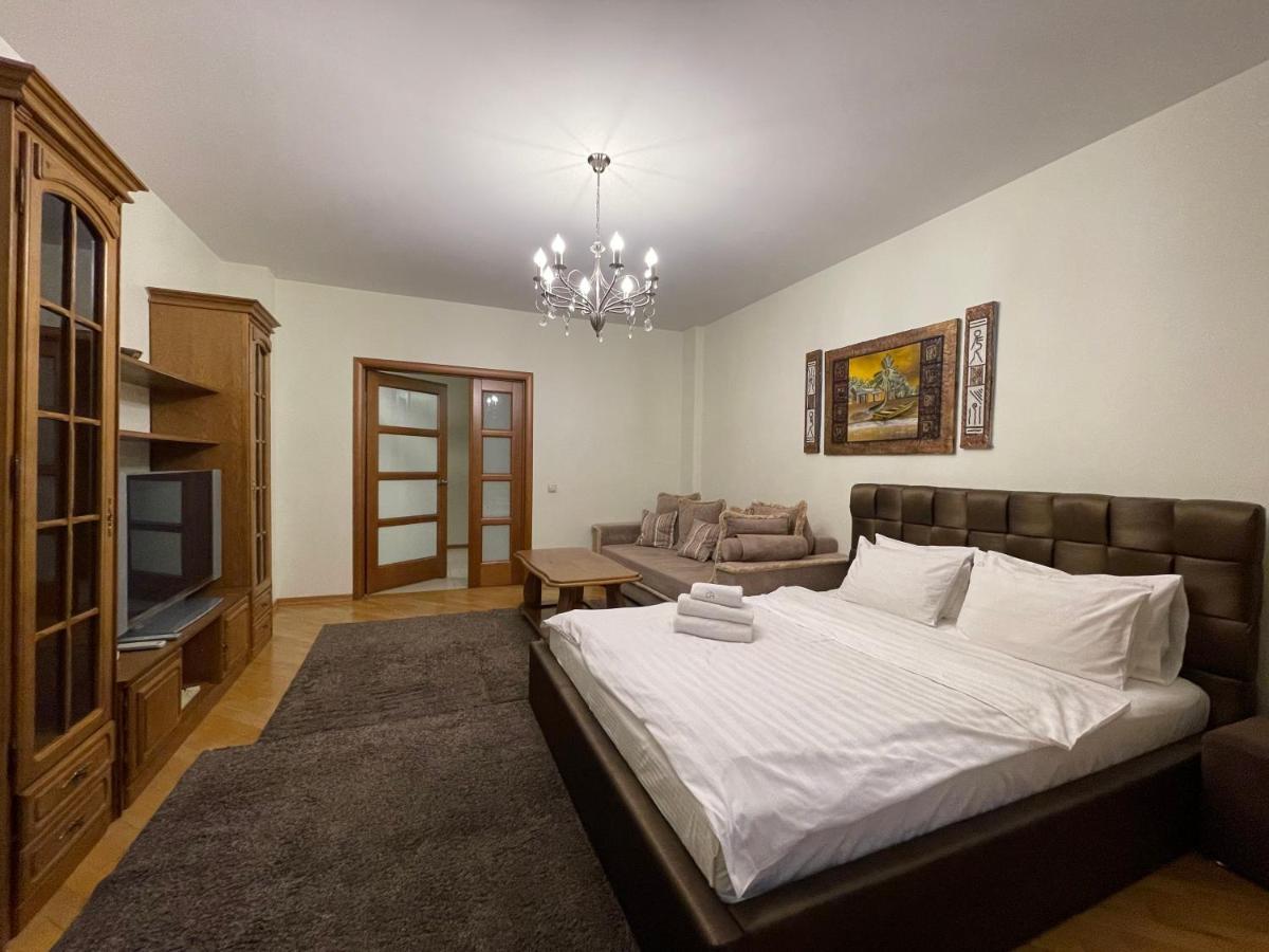 Arenda Apartments - Surganova,5A มินสก์ ภายนอก รูปภาพ