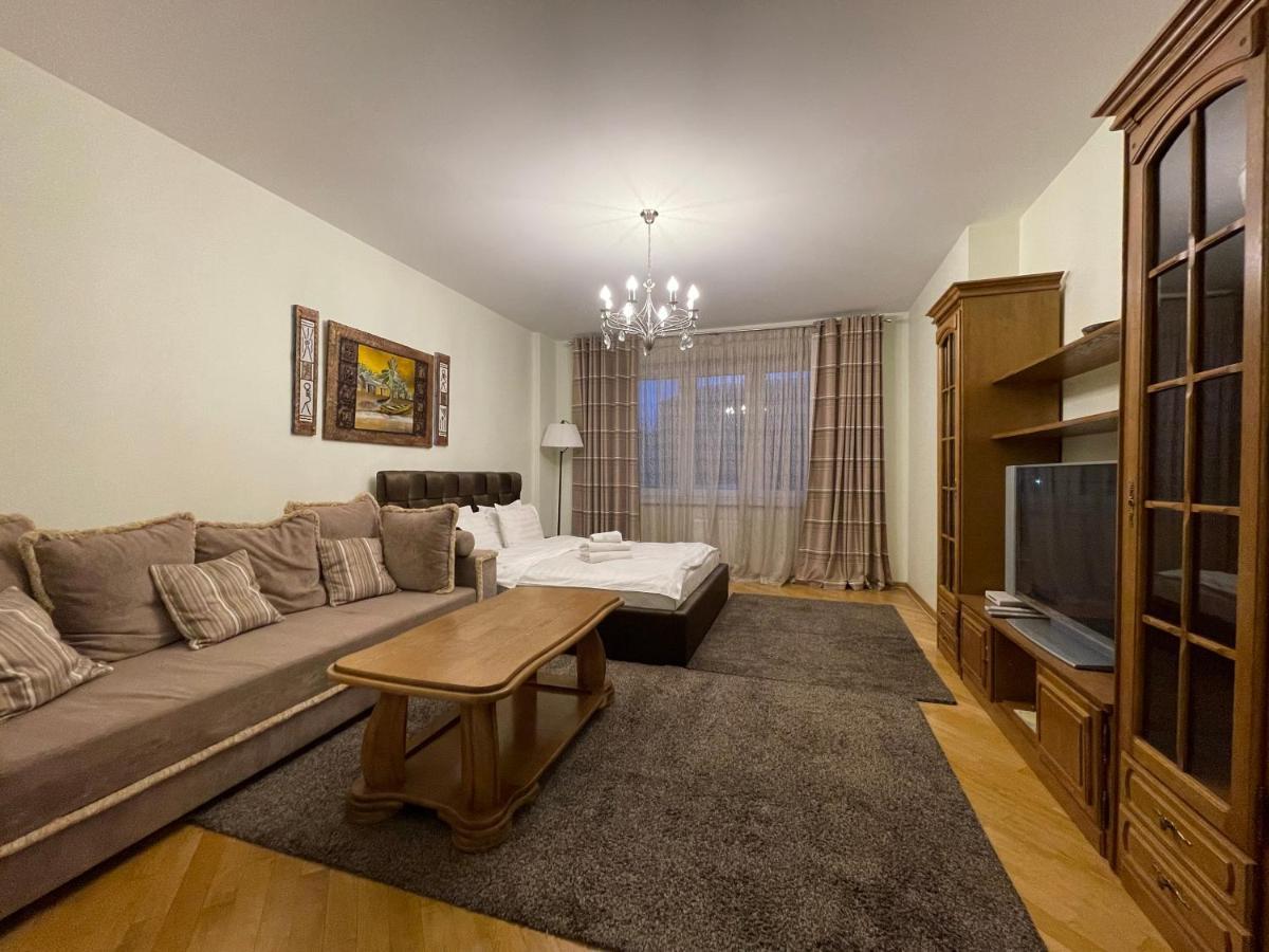 Arenda Apartments - Surganova,5A มินสก์ ภายนอก รูปภาพ