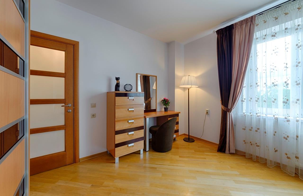 Arenda Apartments - Surganova,5A มินสก์ ภายนอก รูปภาพ